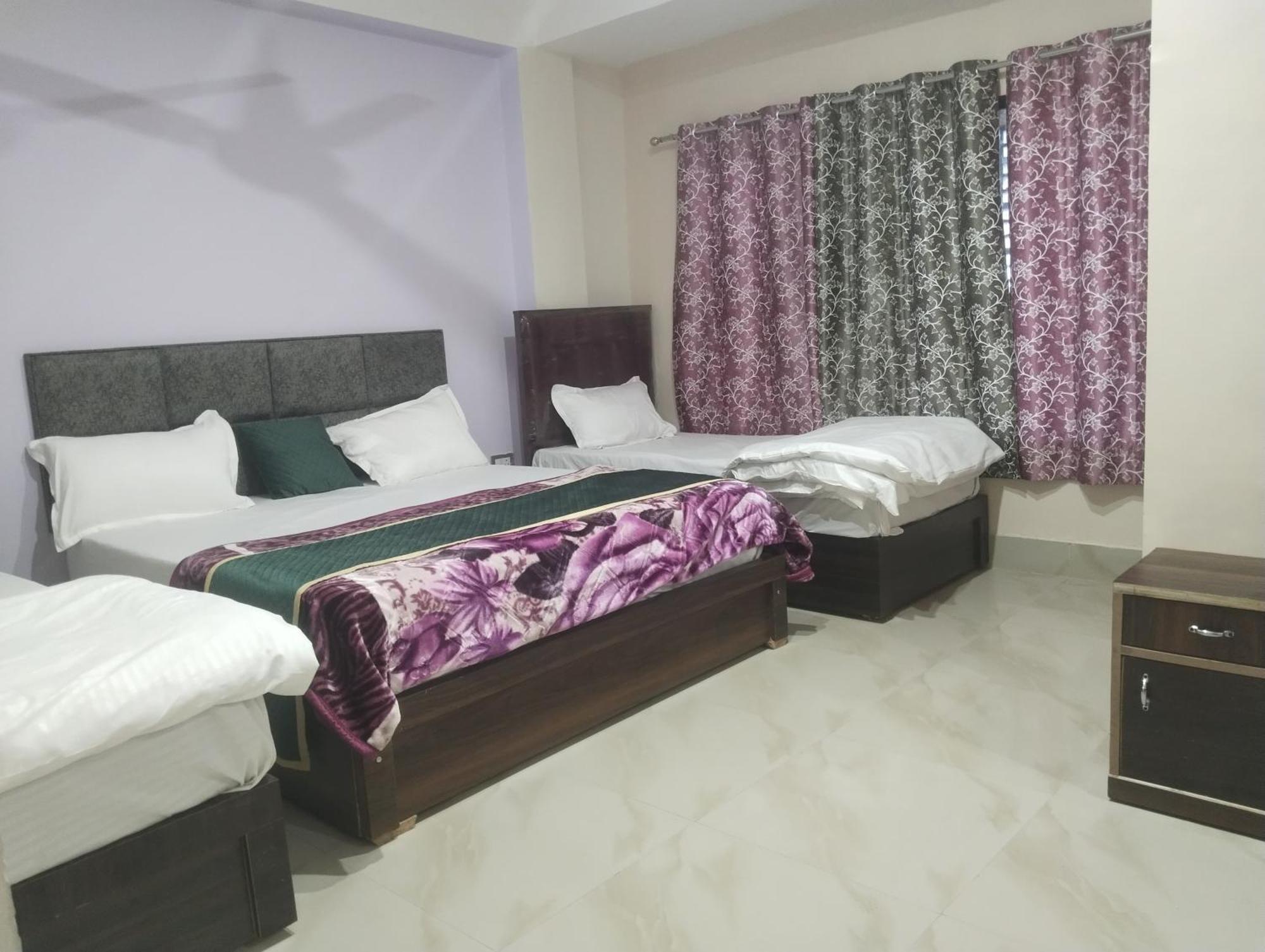 Hotel Dixit Residency Vrindāvan Exterior foto