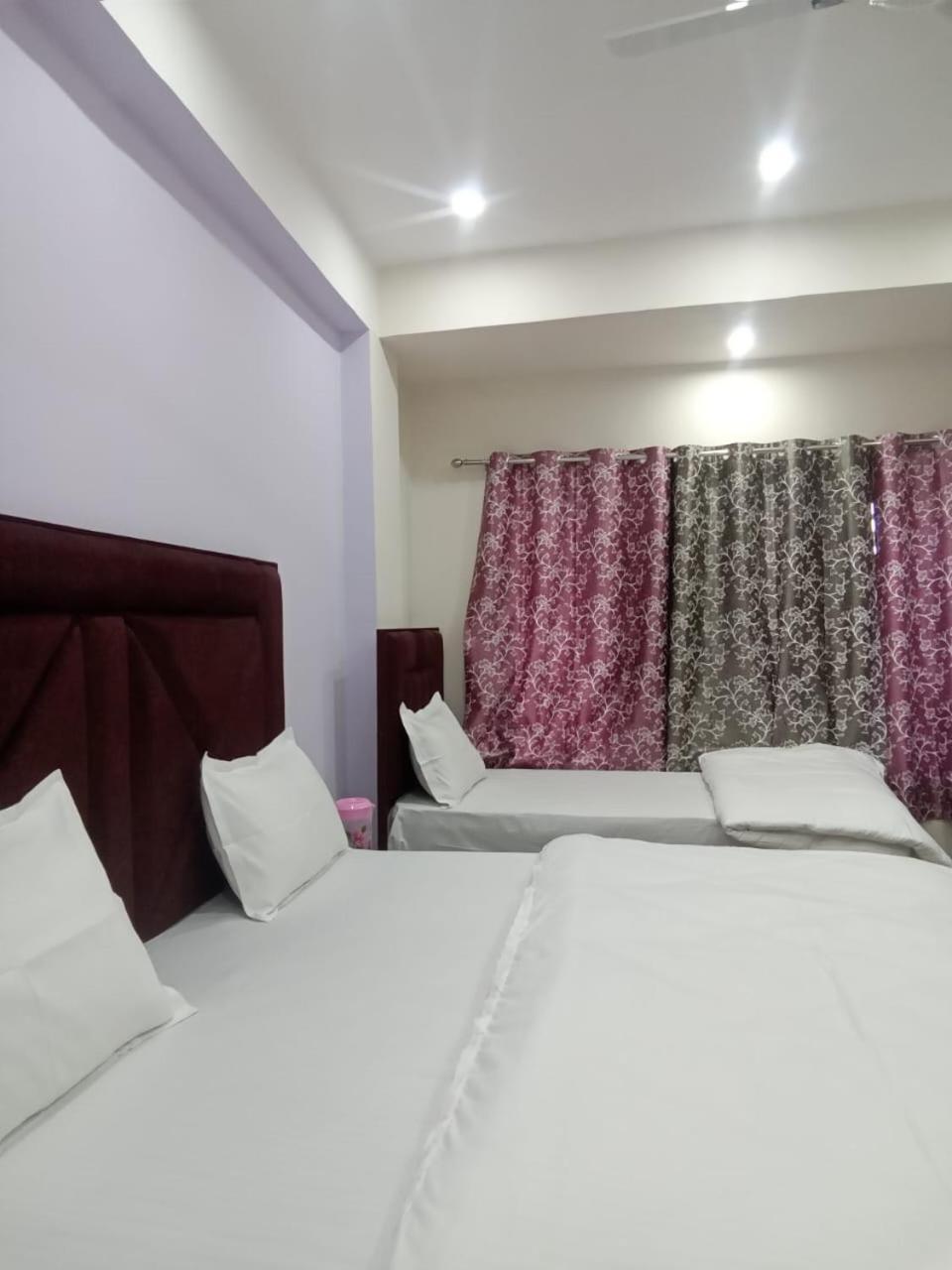 Hotel Dixit Residency Vrindāvan Exterior foto