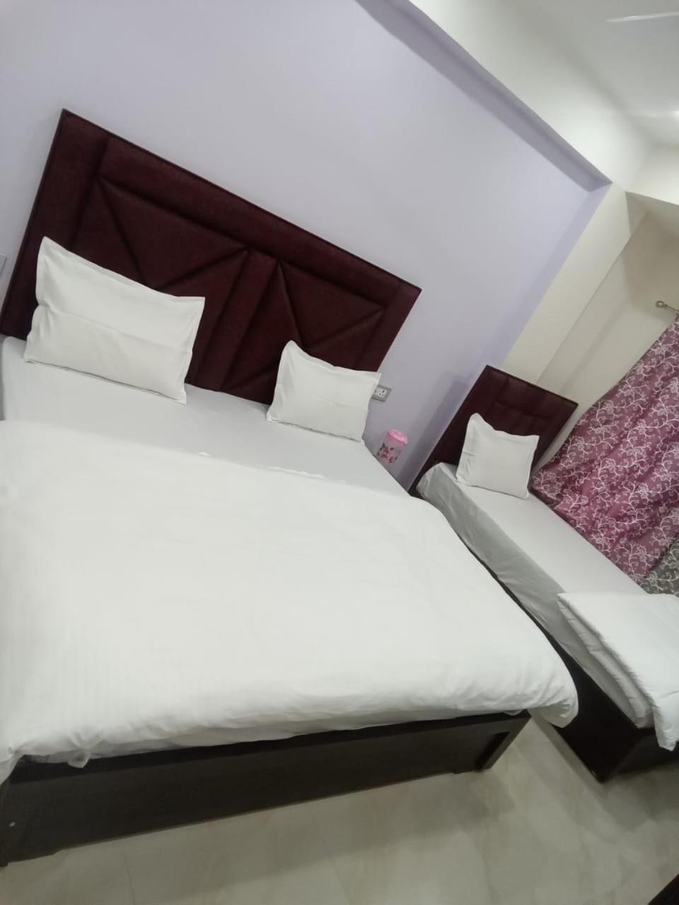 Hotel Dixit Residency Vrindāvan Exterior foto