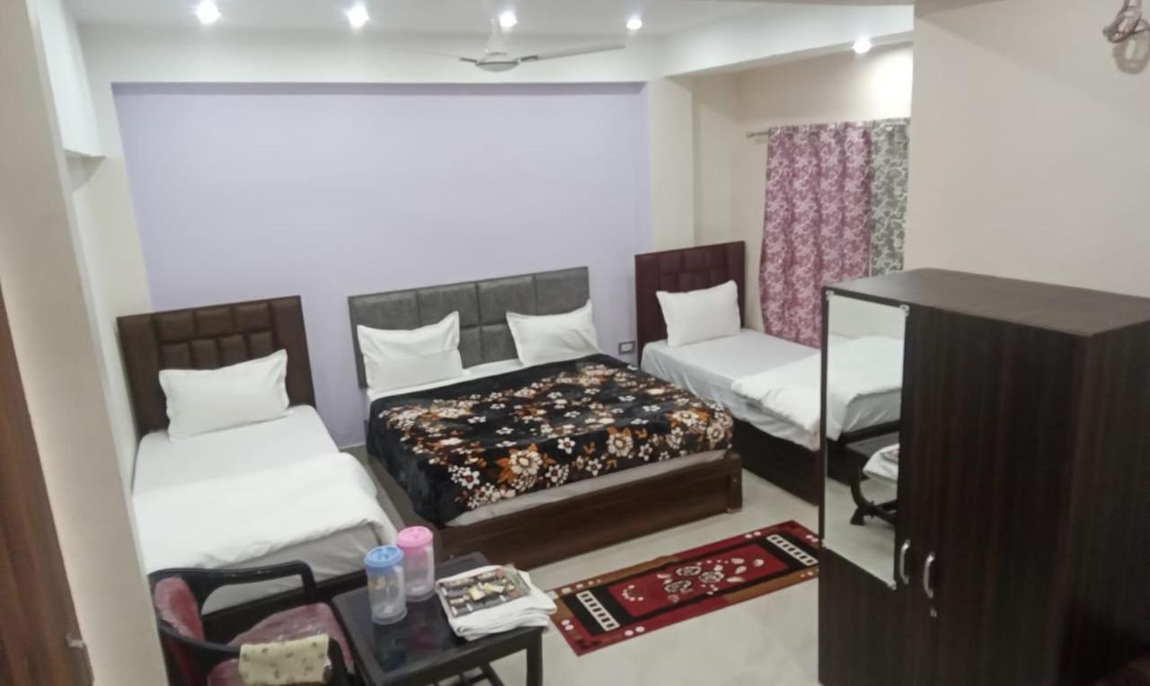 Hotel Dixit Residency Vrindāvan Exterior foto